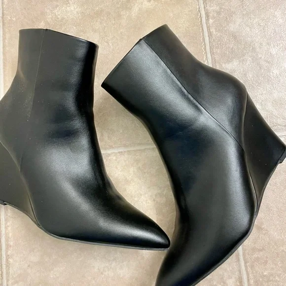 Sleek Black Ankle Boots - Picture 2 of 4